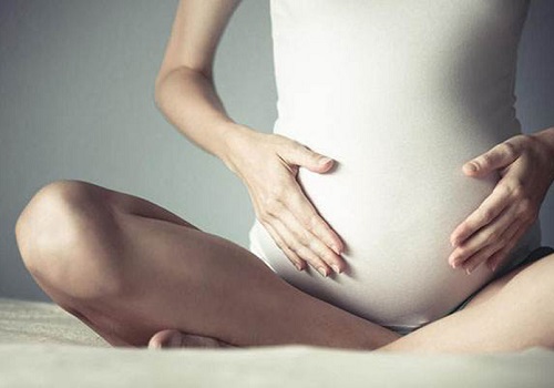 Khí hư có mùi hôi khi mang thai có nguy hiểm không?