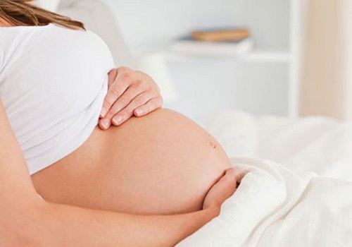 Ngứa rát vùng kín khi mang thai là bị gì, cách điều trị